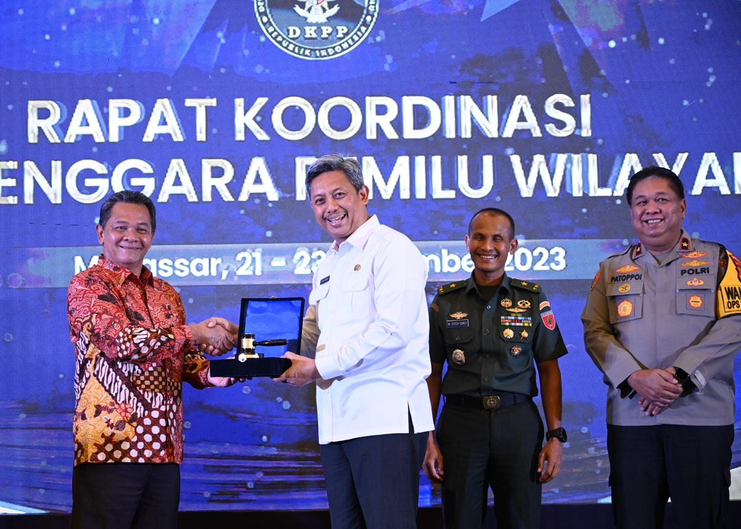 Plh Sekprov Sulsel Harap DKKP Bekerja Profesional Terkait Penyelenggaraan Pemilu 2024 IMG-20231123-WA0001