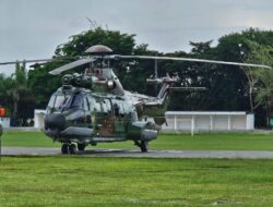 Helikopter Pembawa Bantuan Mendarat di Latimojong Luwu