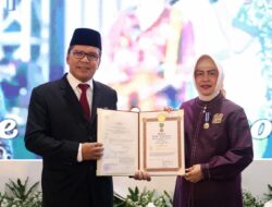Danny Pomanto dan Indira Yusuf Ismail Raih Penghargaan Bergengsi