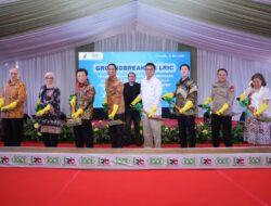 Taruna Ikrar Kepala BPOM RI Tanam Pohon Menandai Groundbreaking PT Lapi Laboratories