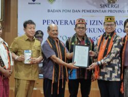 Taruna Ikrar Serahkan 41 Nomor Izin Edar BPOM ke Gubernur Melki