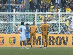 Drama Penalty dan kartu Merah, PSM Makassar vs Bhayangkara FC Berakhir Imbang 1–1
