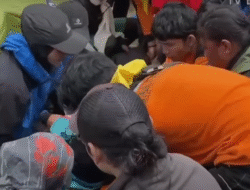 Tragedi HUT RI di Puncak Bawakaraeng, 1 Orang Meninggal, Puluhan Pendaki Dievakuasi