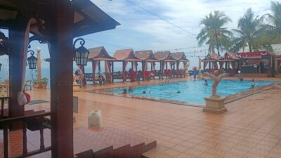 Liburan Asyik di Wisata Pantai Galesong: Nikmati Kolam Renang, Gazebo, hingga Wahana Seru untuk Anak