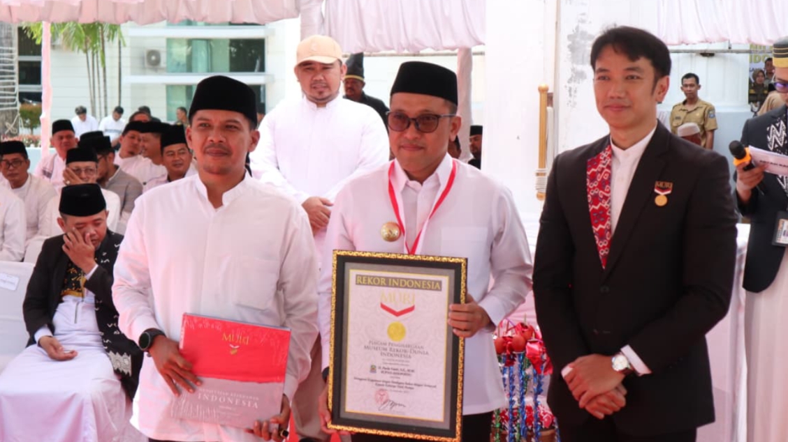 Bupati Paris Yasir, Bertransformasi Maulid, Pro Rakyat Miskin dan Rekor MURI 1759439580427
