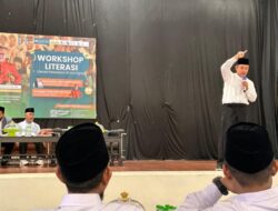 K.H.Masrur Makmur, Berbagi Kiat Menulis dan Pameran Karya Bukunya di HSN