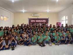 Program “KPU Mengajar” Sambangi SMK Negeri 1 Makassar, Tanamkan Nilai Demokrasi pada Pemilih Muda