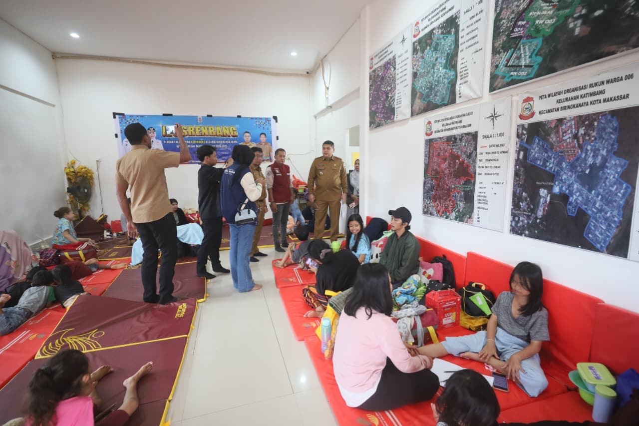 munafri pengungsi banjir