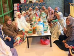 Ibu-Ibu Majelis Taklim Masjid Nurul Bani BTN Paropo Indah Kompak Siapkan Takjil, Raup Pahala Berlipat di Bulan Ramadhan