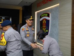 Kapolda Sulsel Pimpin Apel Bersama Dirangkaikan Halal Bihalal dalam Rangka Memperkuat Soliditas Personel