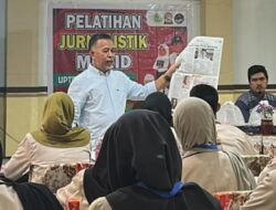 BAK Gugah Peserta Jurnalistik SMP Negeri 2 Maros Menulis di Media Digital