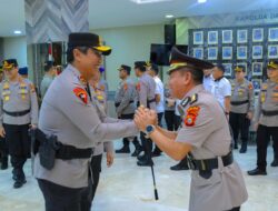 Kapolda Sulsel Pimpin Upacara Penyerahan Jabatan Karolog Polda Sulsel dalam Rangka Purna Tugas