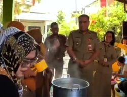 DPPKB Makassar Tinjau DASHAT di Kampung KB Ende, 10 Keluarga Risiko Stunting Dapat Edukasi Gizi