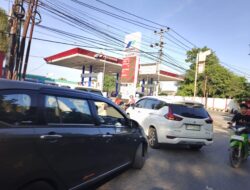 Antrean Pertalite Mengular di Sejumlah SPBU Makassar Jadi Biang Kemacetan