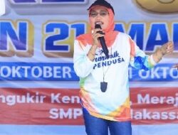 Terharu! Kepsek SMP 21 Makassar Bahagia Milad Sekolah Dihadiri Anggota DPR RI